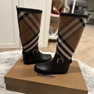 Brand new Burberry rain / winter boots